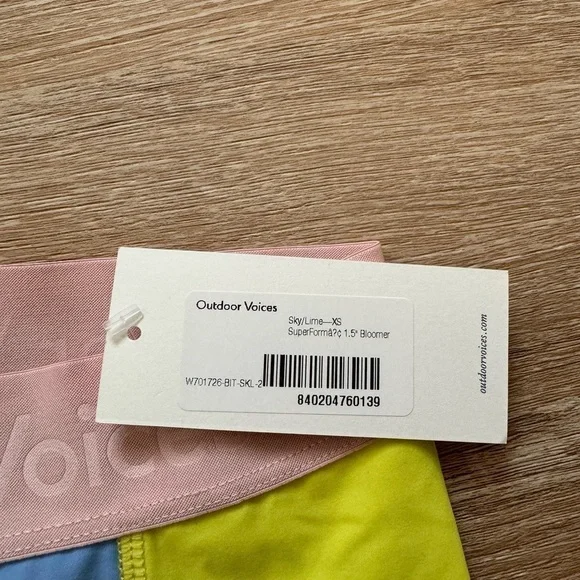 Outdoor Voices SuperForm 1.5 Zoom Bloomer Shorts Sky/Lime NWT - Picture 3 of 5